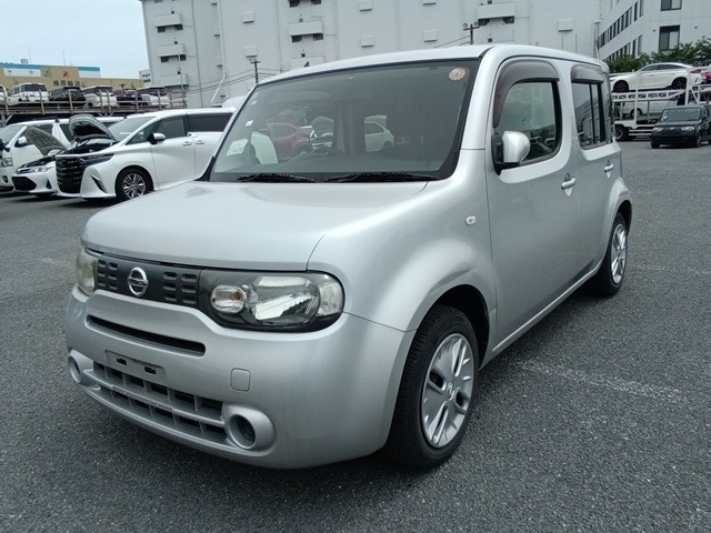 NISSAN CUBE photo 2