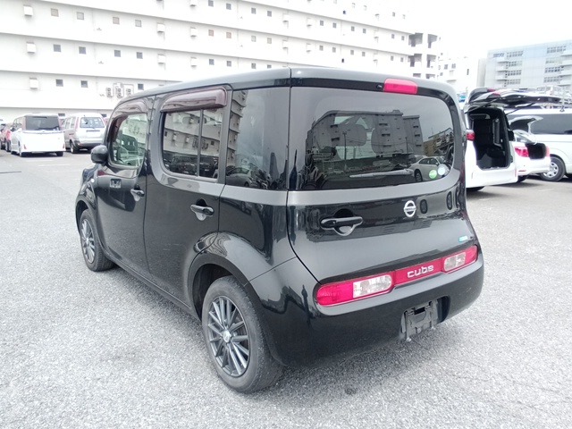 NISSAN CUBE photo 3