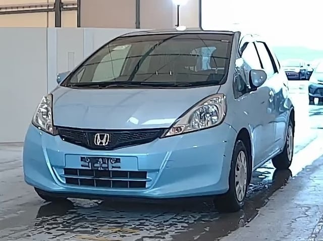 HONDA FIT photo 2