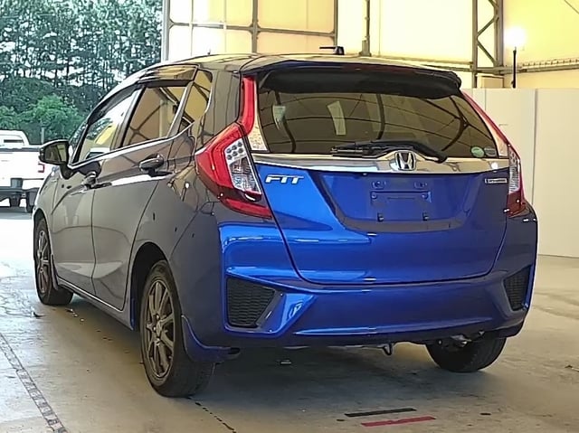 HONDA FIT HYBRID photo 3