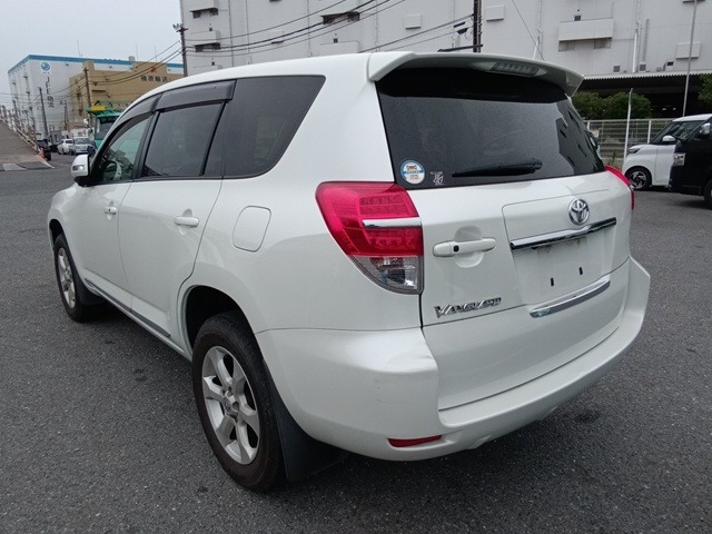 TOYOTA VANGUARD photo 3