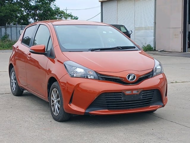 TOYOTA VITZ 2016