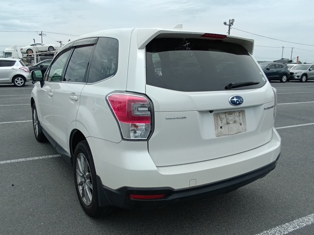 SUBARU FORESTER photo 3