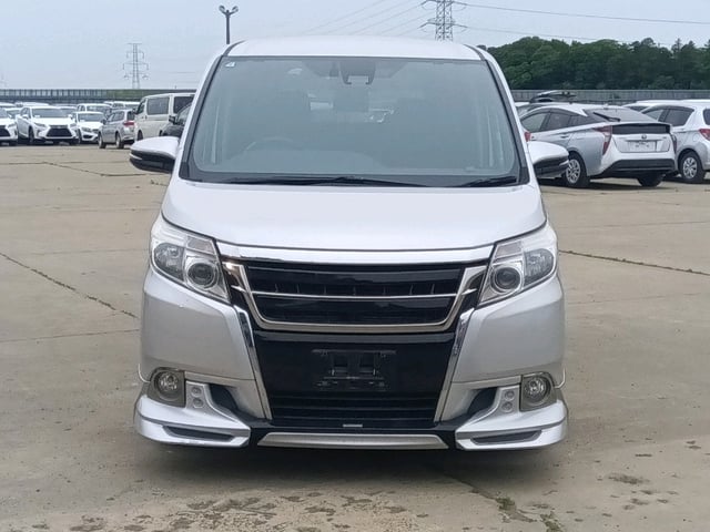 TOYOTA ESQUIRE photo 2