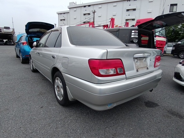 TOYOTA CARINA photo 3