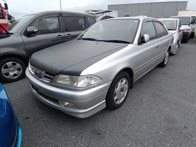 TOYOTA CARINA photo 2