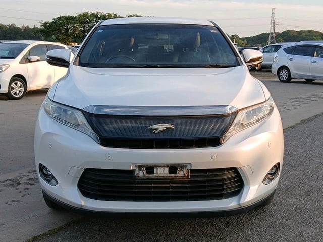 TOYOTA HARRIER HYBRID photo 2