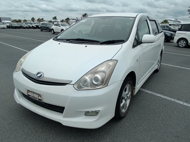 TOYOTA WISH photo 2