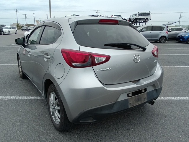 MAZDA DEMIO photo 3