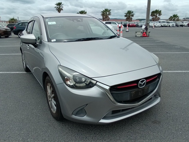 MAZDA DEMIO 2015