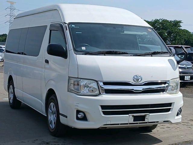 TOYOTA REGIUSACE VAN 2010