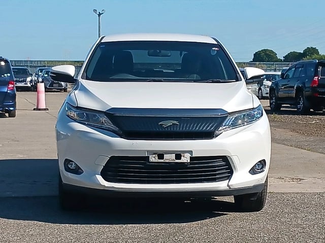 TOYOTA HARRIER HYBRID photo 2