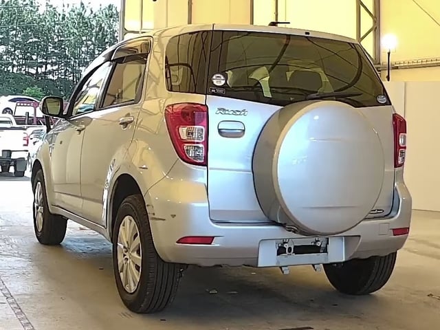 TOYOTA RUSH photo 3