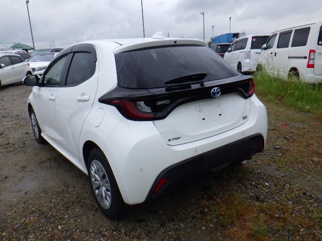 TOYOTA YARIS photo 3