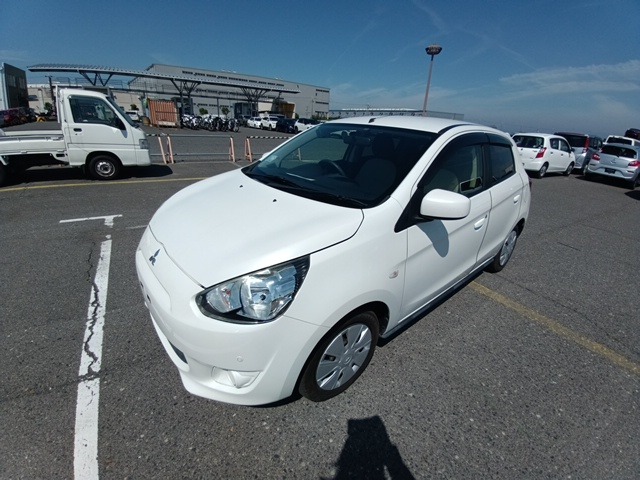 MITSUBISHI MIRAGE photo 2