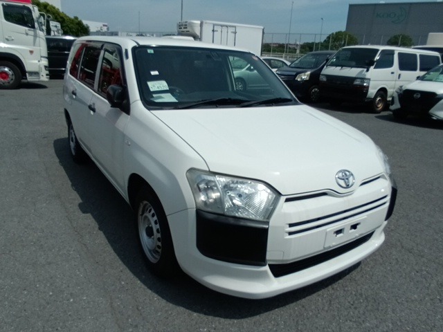 TOYOTA PROBOX VAN 2017