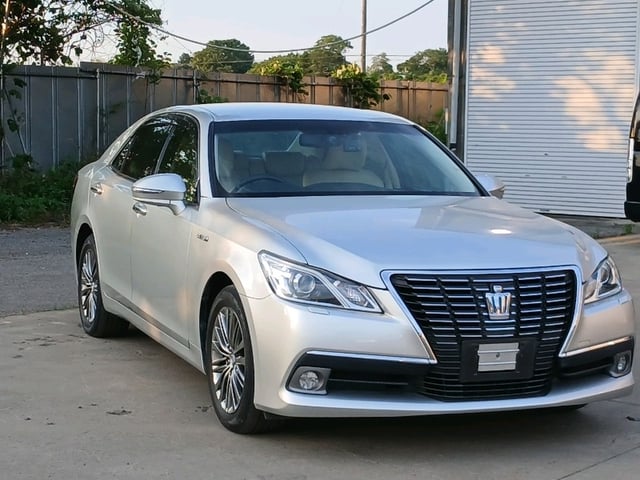 TOYOTA CROWN HYBRID 2013