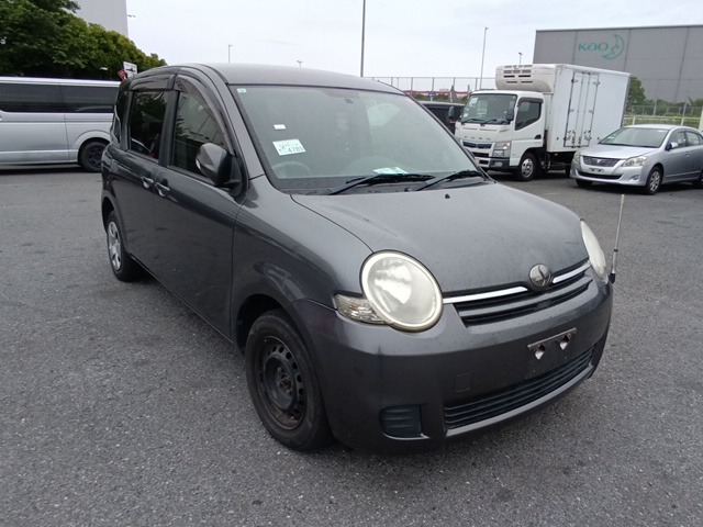 TOYOTA SIENTA 2009