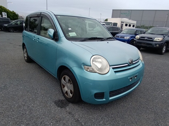 TOYOTA SIENTA 2010
