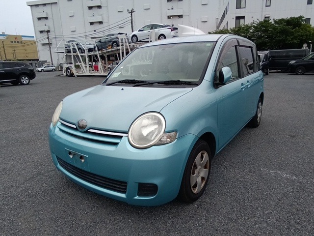 TOYOTA SIENTA photo 2