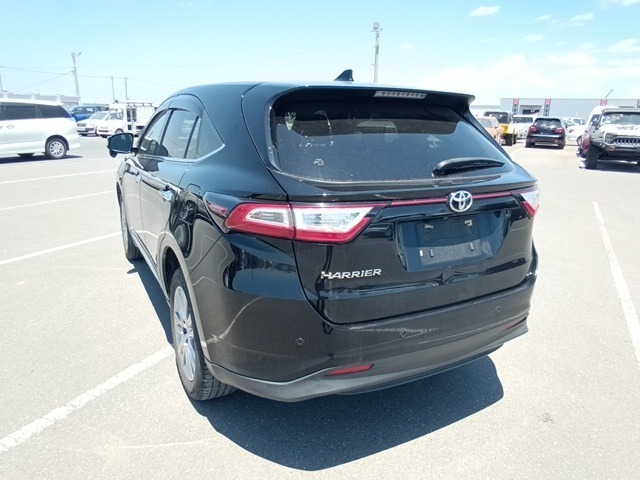 TOYOTA HARRIER photo 3