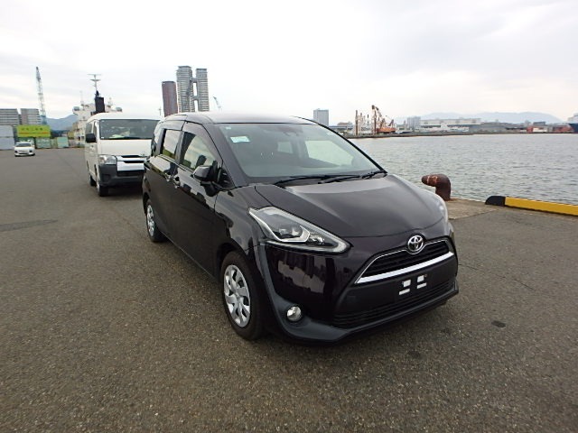 TOYOTA SIENTA 2017