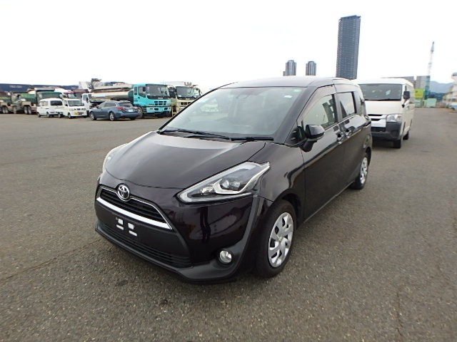 TOYOTA SIENTA photo 2