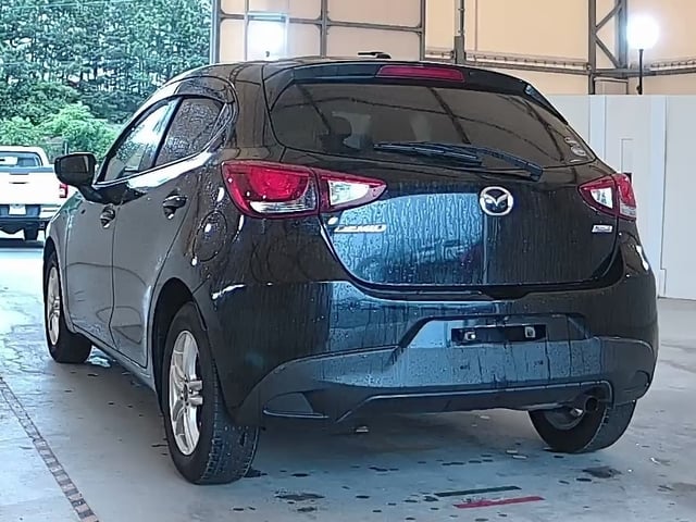 MAZDA DEMIO photo 3