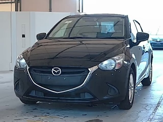 MAZDA DEMIO photo 2