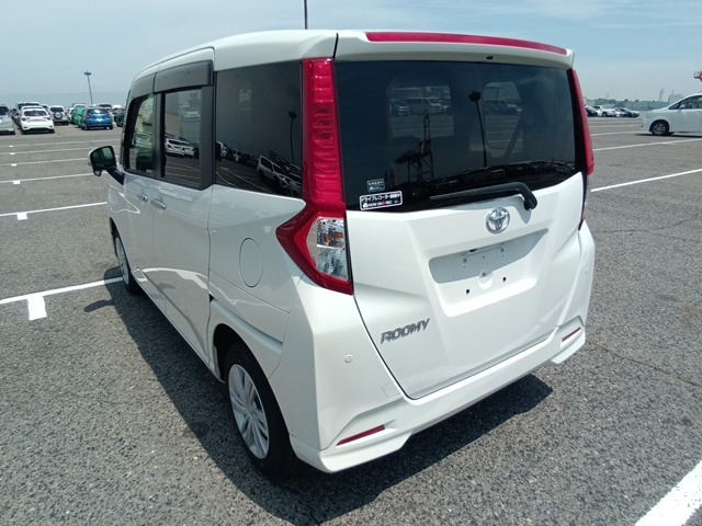 TOYOTA ROOMY photo 3