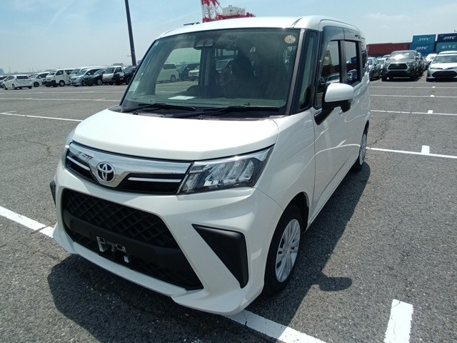 TOYOTA ROOMY photo 2