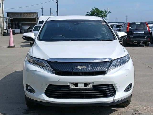 TOYOTA HARRIER HYBRID photo 2