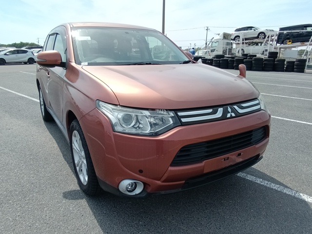 MITSUBISHI OUTLANDER 2012