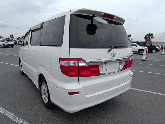TOYOTA ALPHARD photo 3