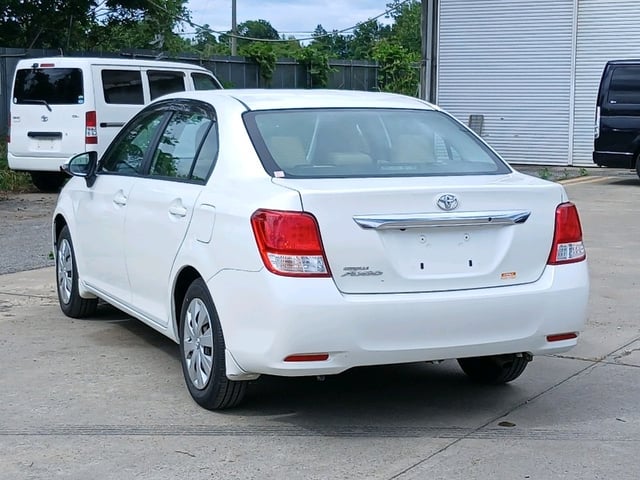 TOYOTA COROLLA AXIO photo 2