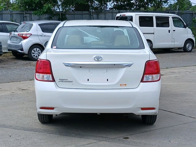 TOYOTA COROLLA AXIO photo 3