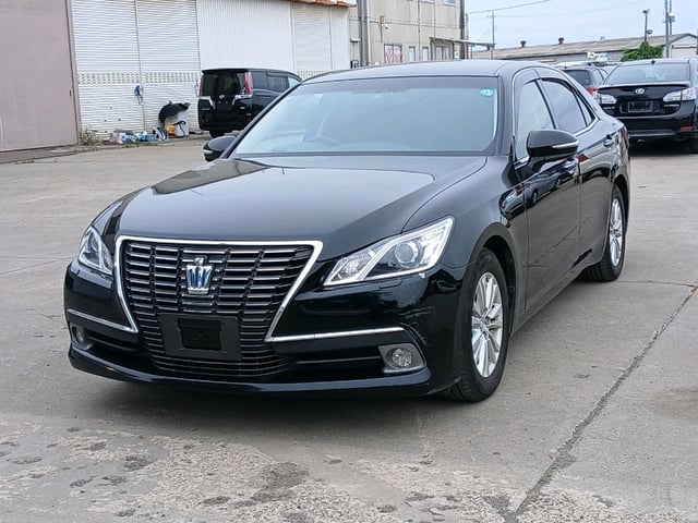 TOYOTA CROWN HYBRID photo 3