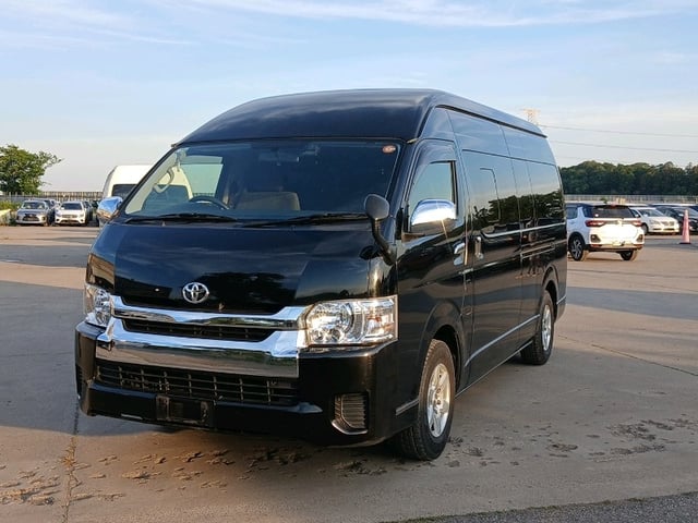 TOYOTA HIACE WAGON photo 3