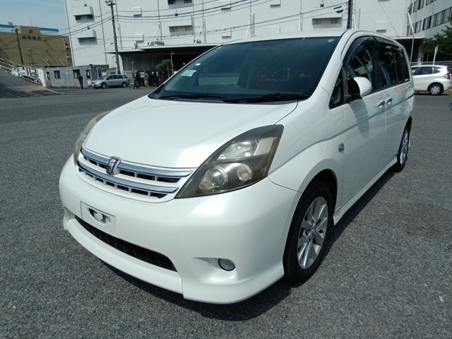 TOYOTA ISIS photo 2