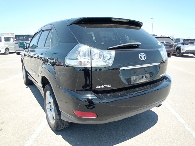 TOYOTA HARRIER photo 3