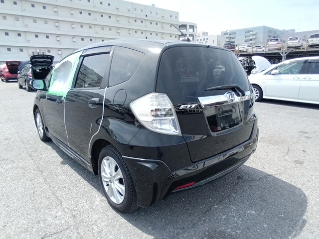 HONDA FIT HYBRID photo 3