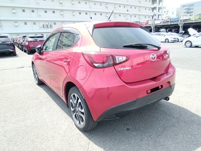 MAZDA DEMIO photo 3