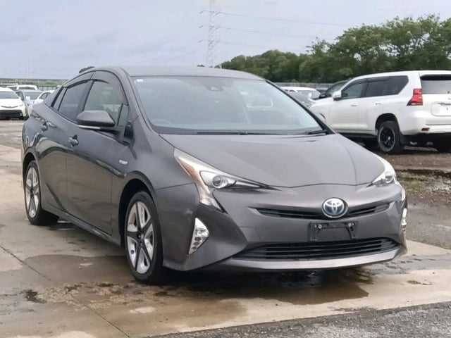TOYOTA PRIUS 2016