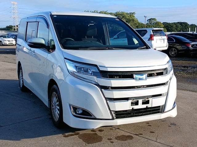 TOYOTA NOAH 2020