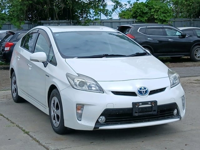 TOYOTA PRIUS 2015