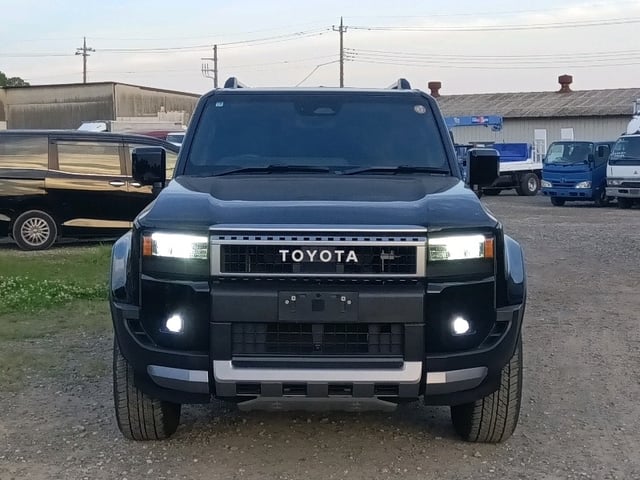 TOYOTA LAND CRUISER 250 photo 2