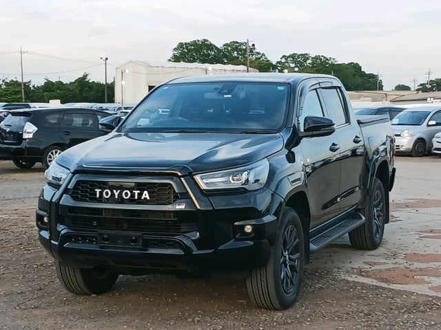 TOYOTA HILUX photo 3