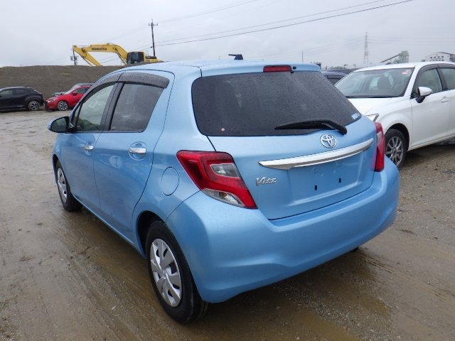 TOYOTA VITZ photo 3