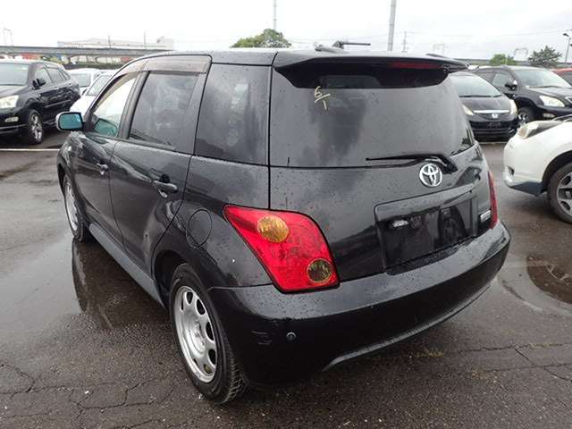 TOYOTA IST photo 3
