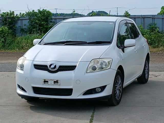 TOYOTA AURIS photo 3